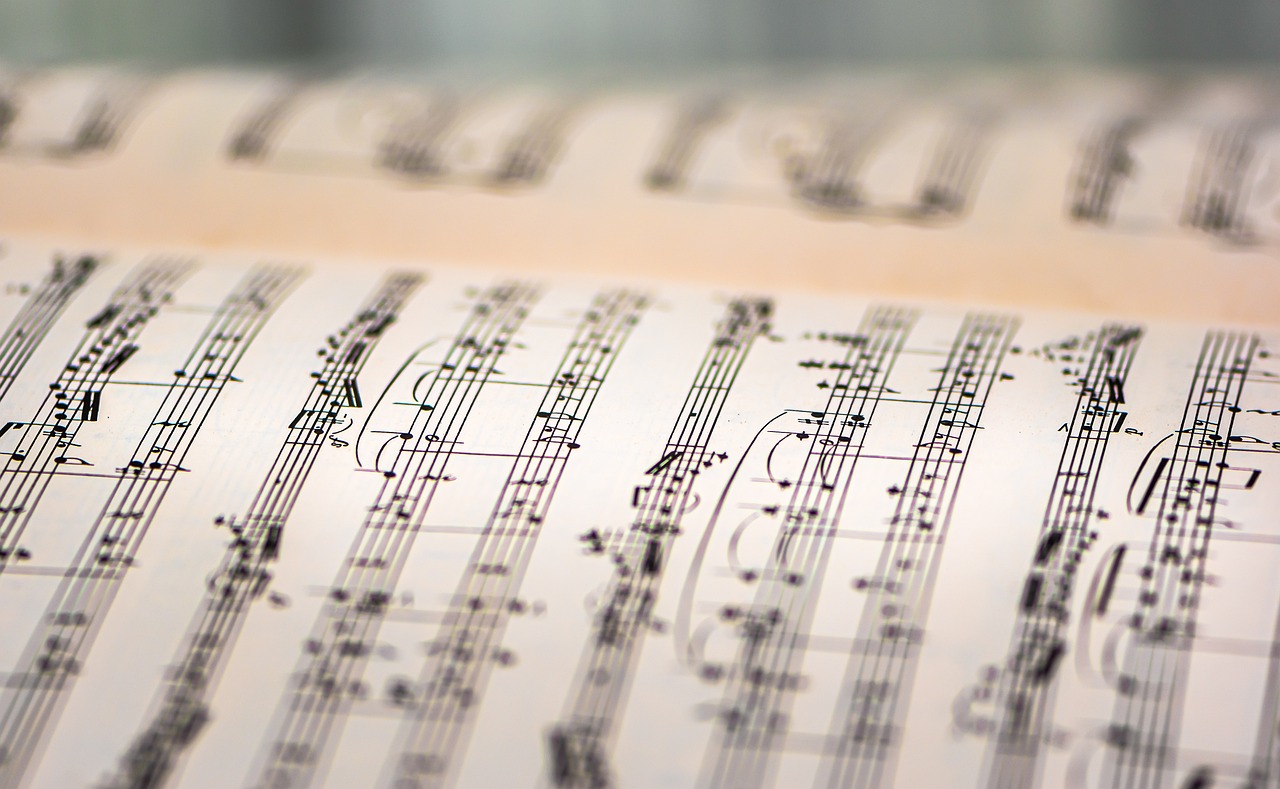 découvrez notre service d'impression de partitions musicales de haute qualité. parfait pour les musiciens, compositeurs et enseignants, nous offrons des options personnalisées pour imprimer vos œuvres préférées ou vos compositions originales. simplifiez vos répétitions et performances grâce à des partitions claires et professionnelles.